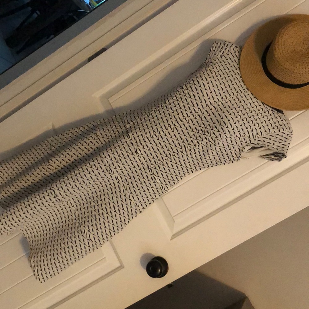 Black and white dress size 6
